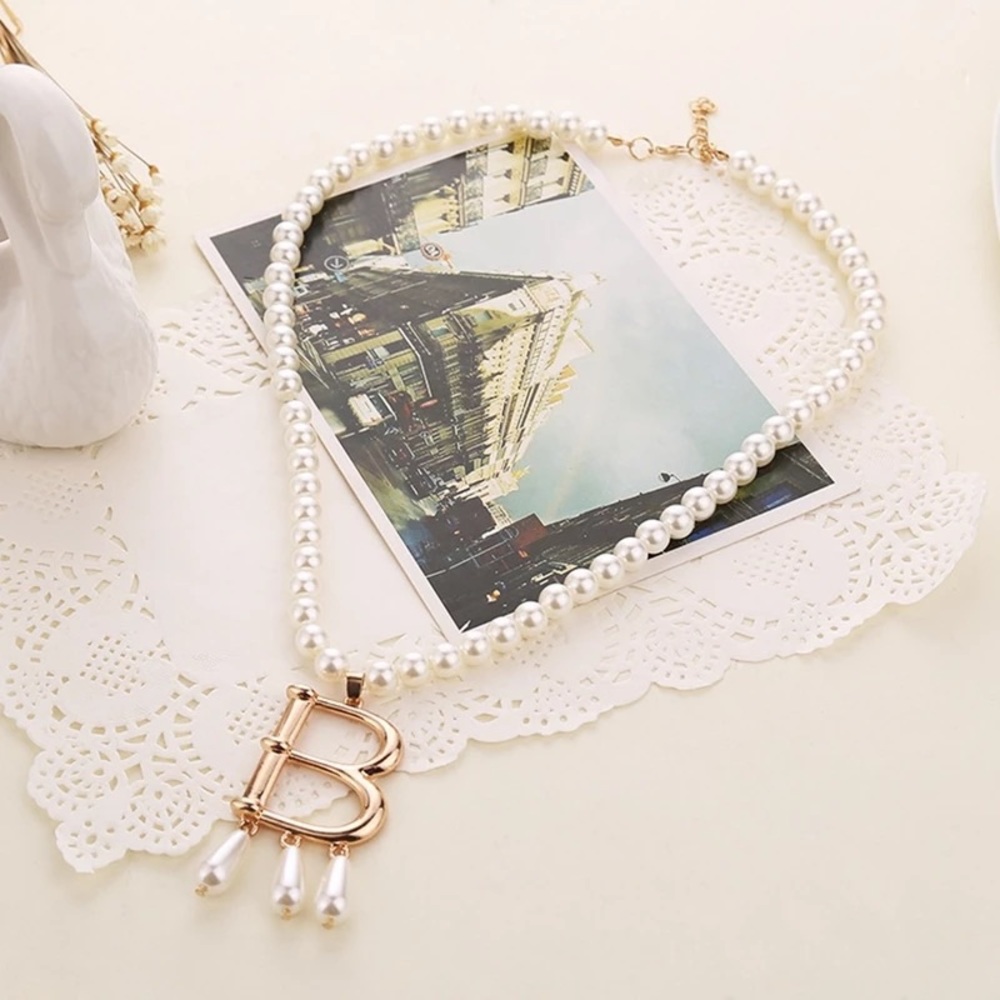 The other Boleyn girl pearl necklace